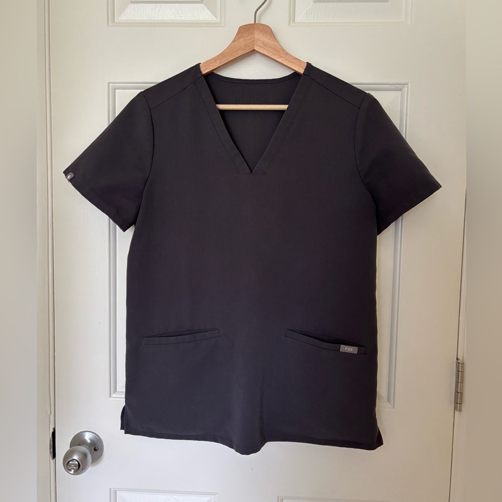 FIGS CASMA SCRUB TOP
